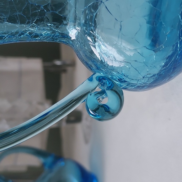 Turquoise blue 💙 crackle glass mini pitcher flower bud vase - Picture 7 of 16